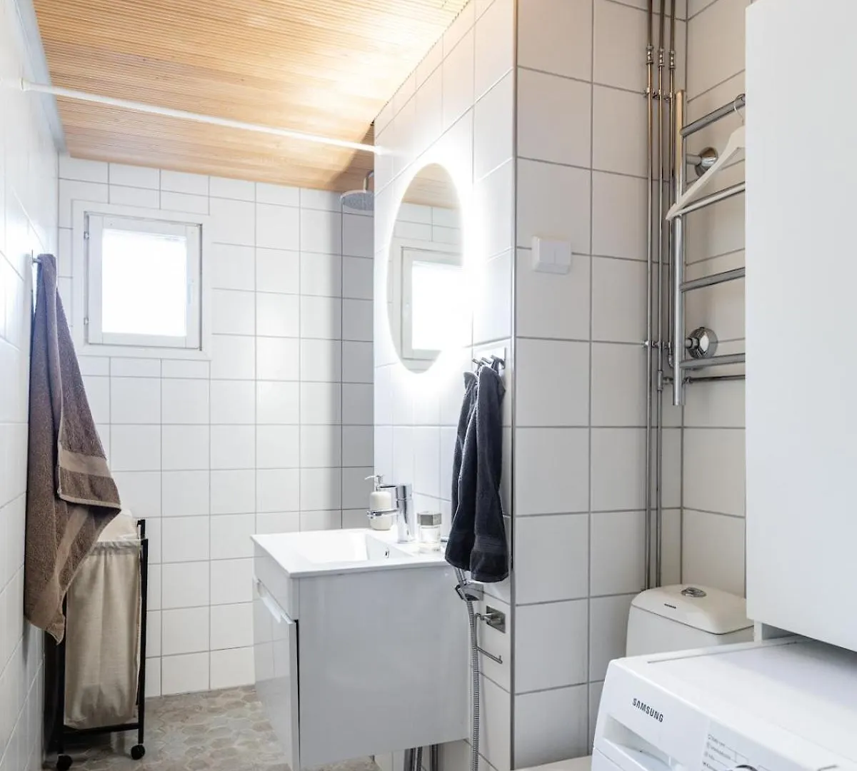 Lovely Two Bedroom Apartment Close To Metro Helsinki